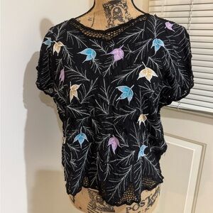 Royal Mohans gorgeous floral short sleeve top size M